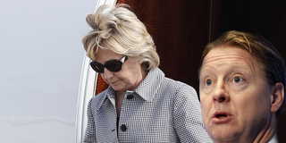 Har Ericsson med vd:n Hans Vestberg mutat demokraternas presidentkandidat Hillary Clinton? Det hävdar Donald Trump. (TT / montage)