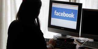 Facebook kommer senare i år att lansera ett verktyg som gör det möjligt att radera historik. (Foto: TT)