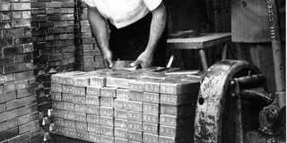Den 90 år gamla fonden startades med en donation på 1 miljon pund och ambitionen att kunna betala av hela Storbritanniens statsskuld i ett svep. OBS! Bilden är tagen i ett annat sammanhang. (Foto: TT)