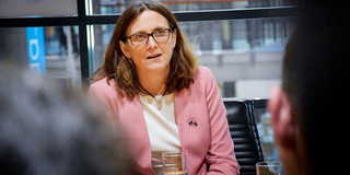 EU:s handelskommissionär Cecilia Malmström och ordförande Jean-Claude Juncker har inte några konkreta erbjudanden med sig när de besöker Washington. (Foto: TT)