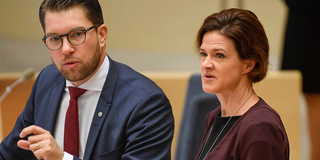 Jimmie Åkesson tänker inte oreserverat ge M-ledaren Anna Kinberg Batra stöd - han ställer upp flera krav. (Foto: TT)