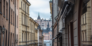 Belånad bostadsrätt sopar banan med börsen
