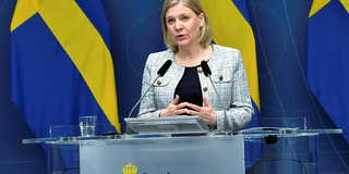 Magdalena Andersson "imponerad" över svensk ekonomis motståndskraft