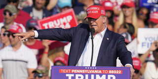 Donald Trump under ett kampanjmöte.