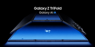 En mobil med tre skärmar, lanseras nu i USA. (Foto: Samsung)