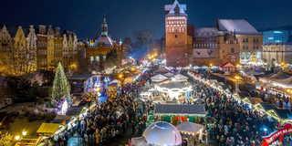 Polen, som här i Kraków, har klassiska julmarknader som lockar svenskar.