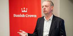 Danish Crown strök löneökningar, men cheferna fick 26 miljoner