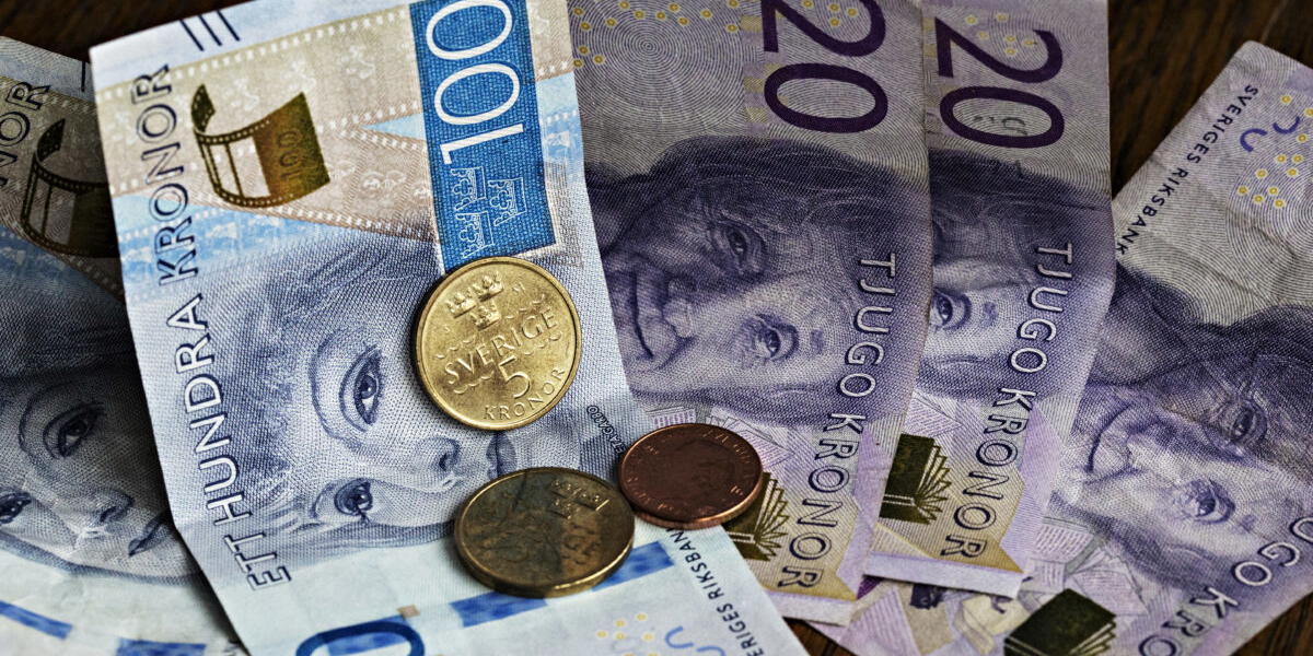 Den svenska kronan har fallit rejält mot den amerikanska dollarn i år. Arkivbild.