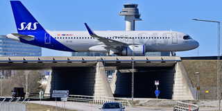 Ett SAS-plan på Arlanda flygplats. Arkivbild.