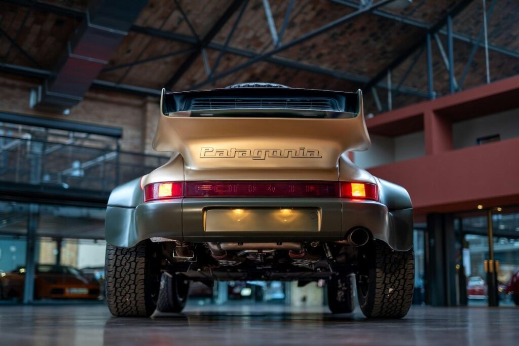 En klassisk 911 har förvandlats till ett fyrhjulsdrivet terrängmonster.