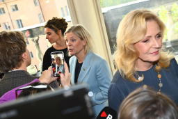 S-ledaren Magdalena Andersson röstas ner