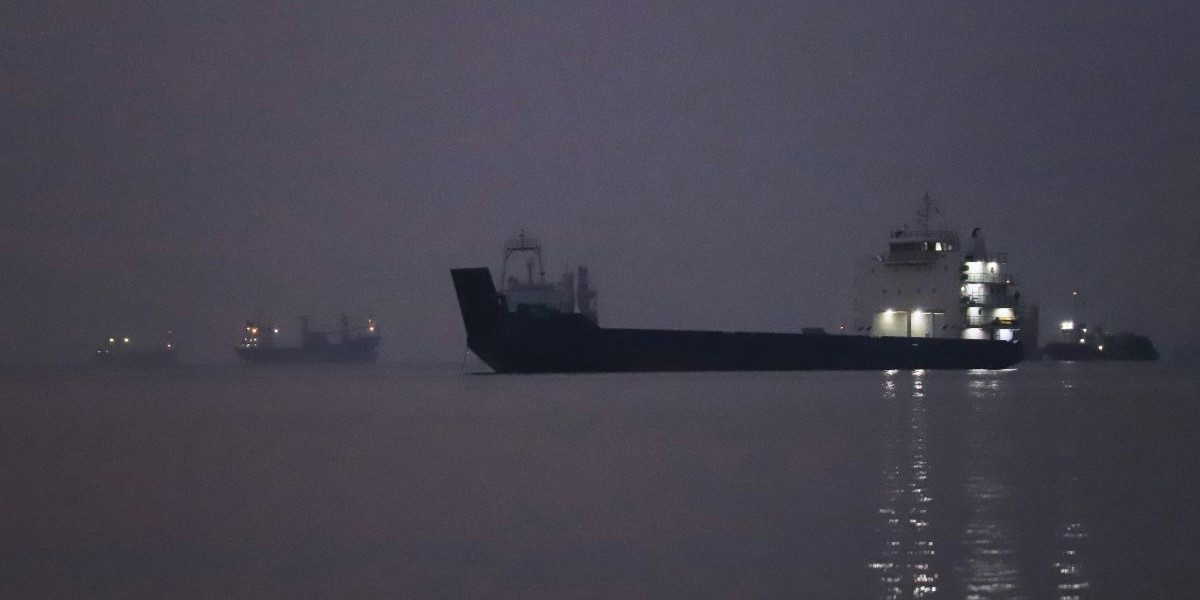 Tankfartyg tar sig allt oftare genom Hormuz trots hot från Iran. Kostnaderna är höga men ändå acceptabla för producenterna som vill ha ut sin olja.
