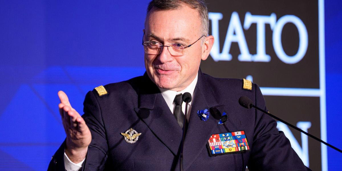 Ryssland har byggt en krigsekonomi för långa utdragna krig och Nato behöver förändra sina doktriner, menar amiral Pierre Vandier.