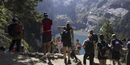Europas bergskedjor säger stopp – nu kan turister tvingas betala för att vandra
