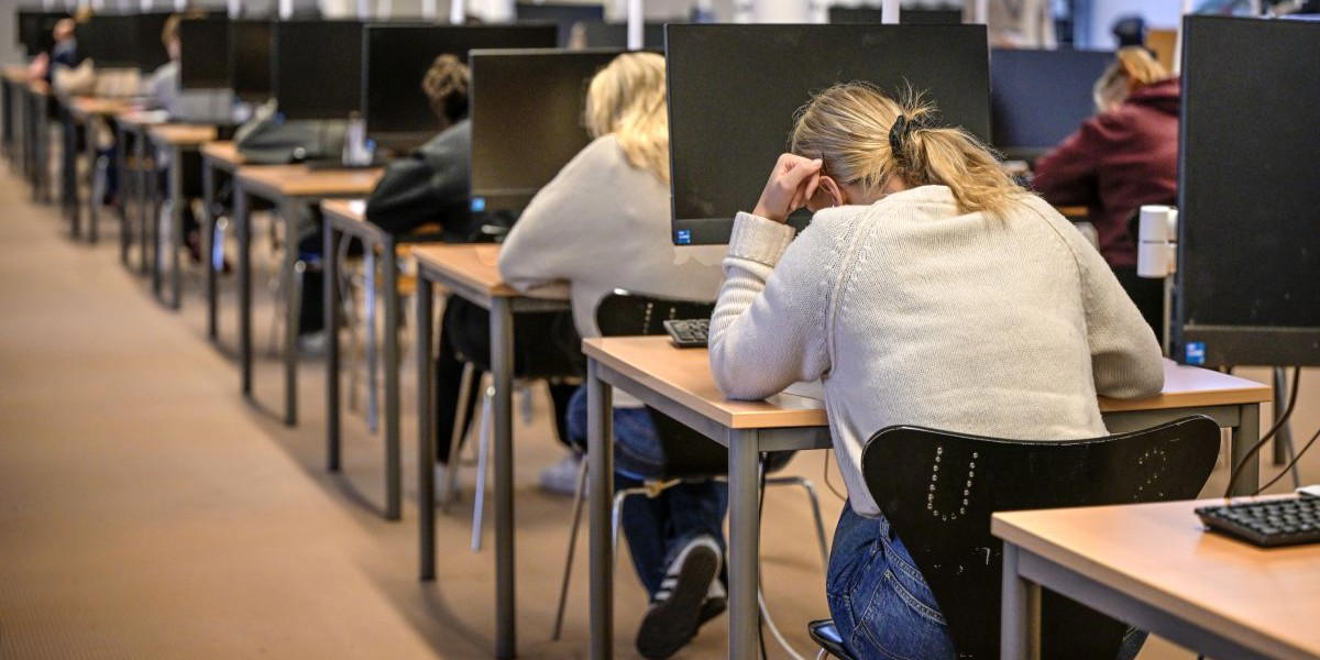 Tufft? Kanske det, men för de som tar sig till examen som ingenjör vid Umeå universitet väntar ett jobb efter utbildningen för nästan alla.