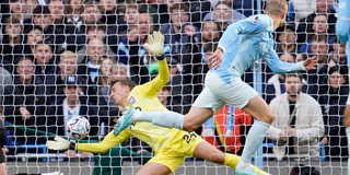 Erling Haaland nätar när hans ekonomiskt dopade Manchester City möter Ipswich. En ny fotbollsskandal hittar försök att skattefuska bort 1,5 miljarder.
