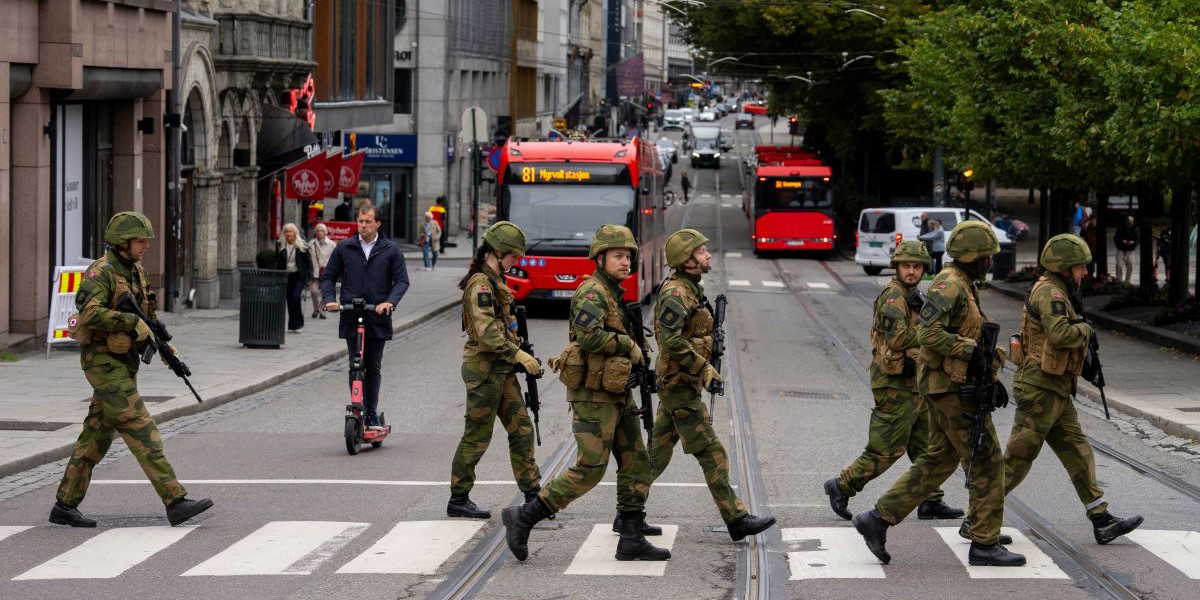 Norska soldater, övning i Oslo september. Under den här övningen spelade hyrbilar in soldater, koder och processer, ett hot mot försvaret.