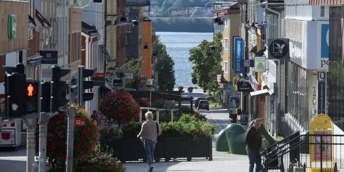 Örnsköldsvik skulle ha ny kommunchef – men vilka som sökt var hemligt. Nej då, sade domstolen: ”Offentligt”. Då slängde kommunen handlingarna.