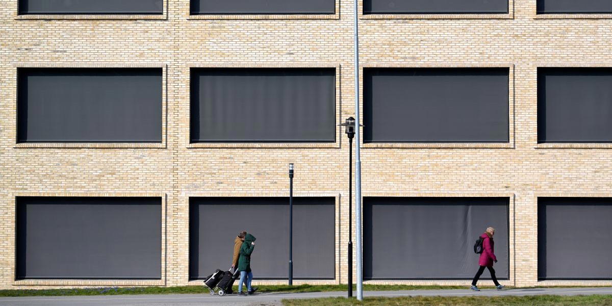 Miljardär på solskydd och persienner – och drog noggrant igen sina. Inte ens när mångmiljardären dog fick allmänheten veta det.