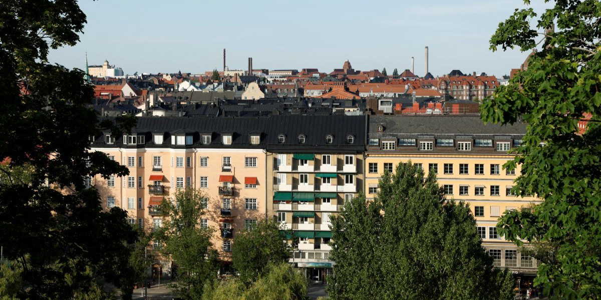 Stockholm får se ett något kraftigare ökat byggande än Göteborg och Malmö. Bygginvesteringarna ökar i Sverige och även i storstäderna.