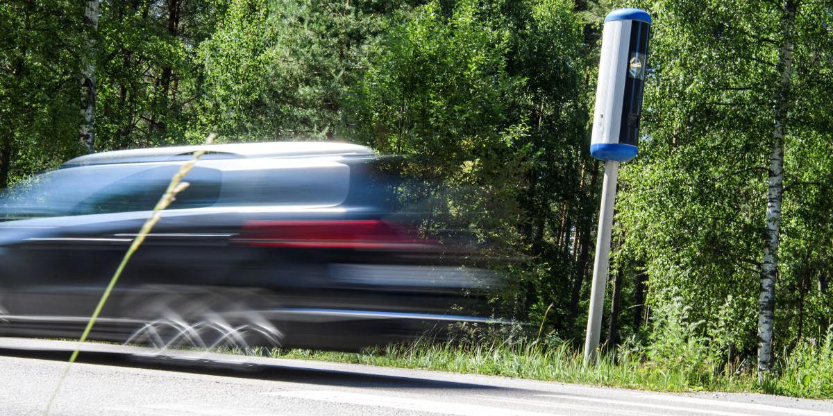 Vi har ungefär 2 795 fasta fartkameror i Sverige – eller hade. Nu rapporterar polisen ett 30-tal stölder av kameror i en ny stöldvåg runt om i landet.