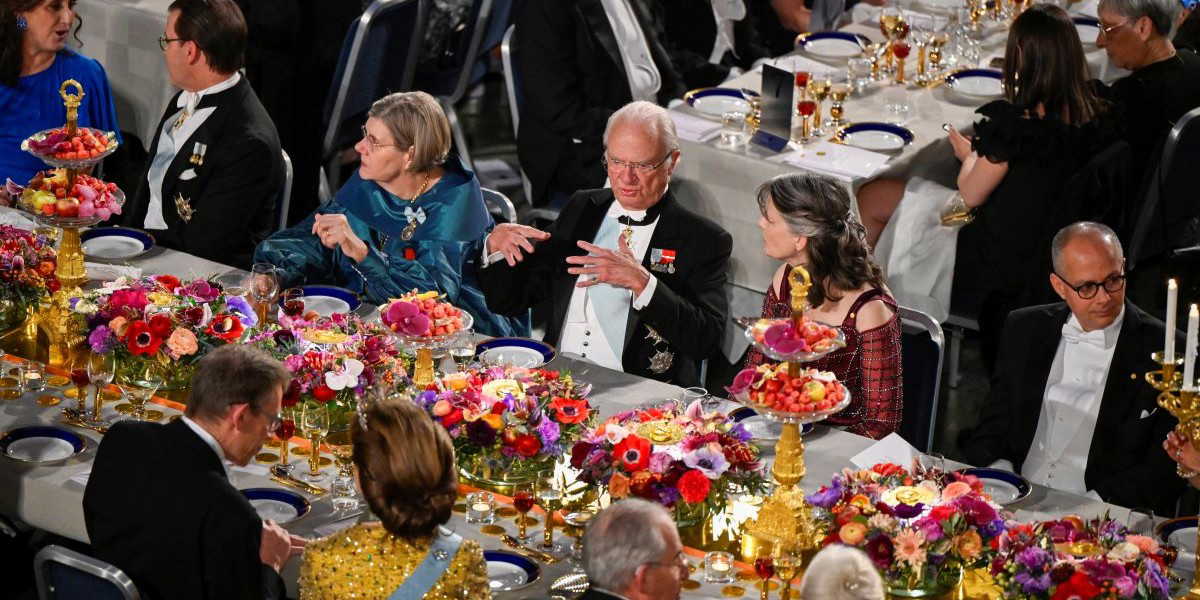 Nobelfesten 2025. Tre procents avkastning behöver Nobelstiftelsen för Nobelprisen, administration och fest. Stiftelsen har tredubblat sitt kapital.