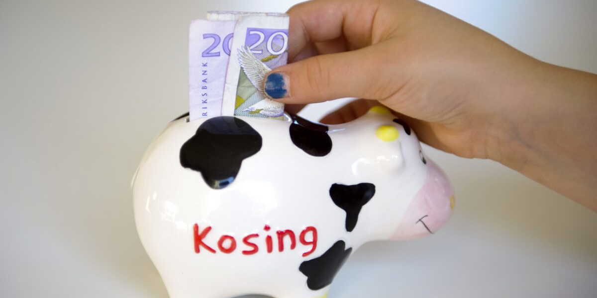 Tre av fyra barn mellan sju och 18 år får regelbundet veckopeng, enligt Swedbanks rapport. Arkivbild. 